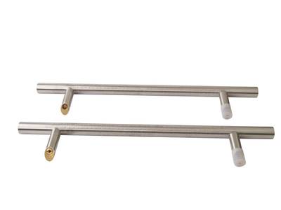 Ручка для алюминиевых дверей со смещением, комплект с креплением L= 500, м/о 300, D32, перф. Изображение 2